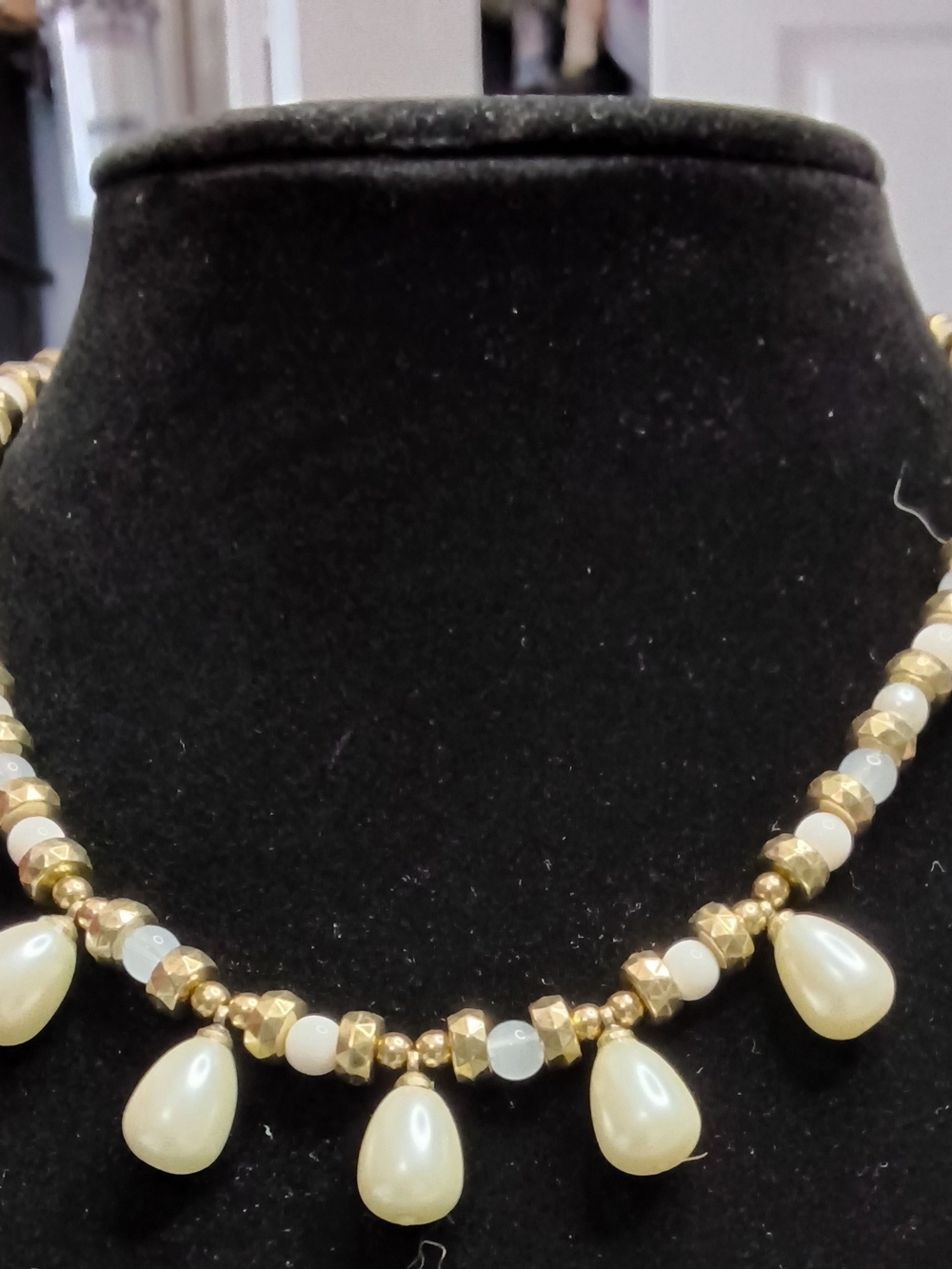 Plunder Gold and Cream Teardrop Beaded Necklace